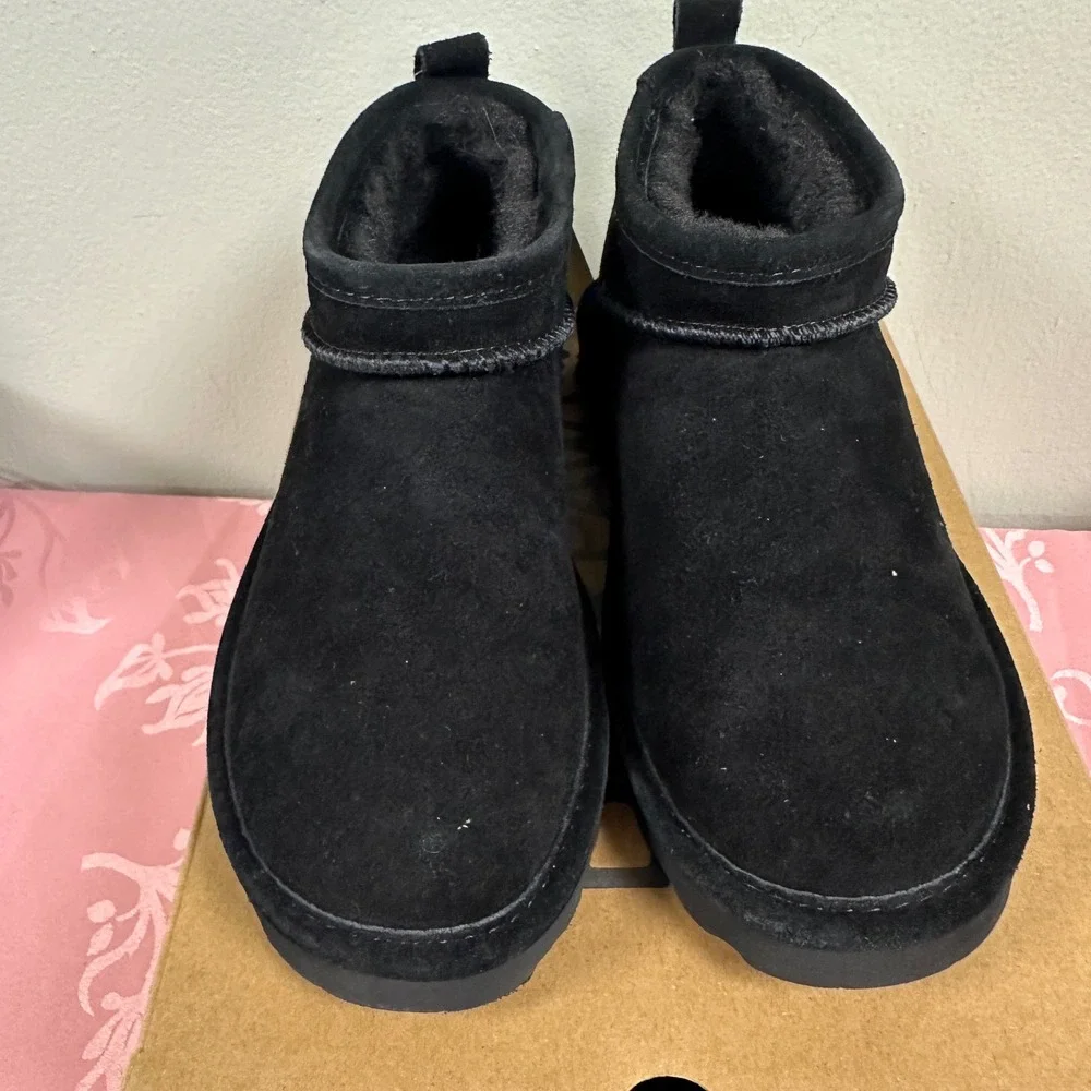 Bearpaw Super Shorty Black Suede Ankle Boots 3049W Size 7 Women Kids